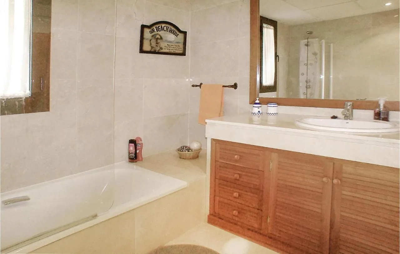 Nice Apartment In Lnea De La Concepcin With 3 Bedrooms, Wifi And Outdoor Swimming Pool 알카이데사
