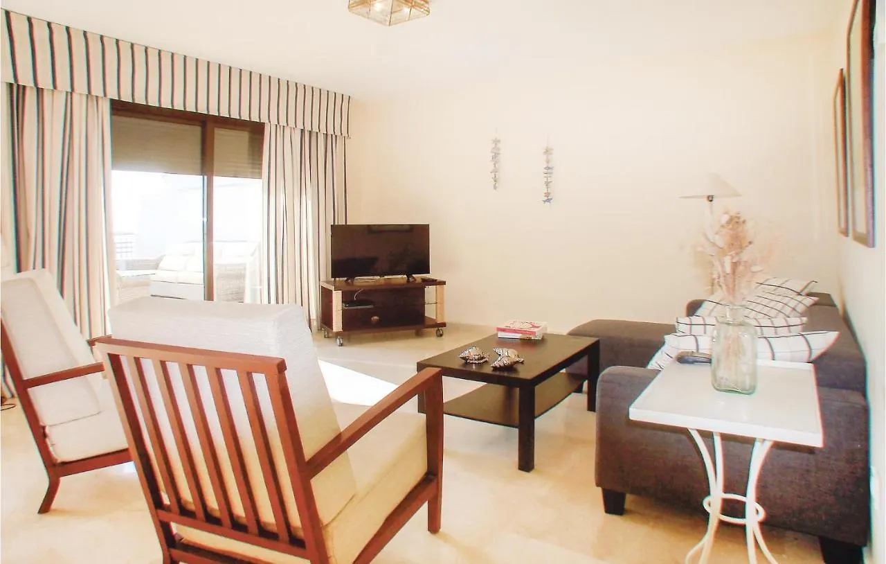 Nice Apartment In Lnea De La Concepcin With 3 Bedrooms, Wifi And Outdoor Swimming Pool 알카이데사