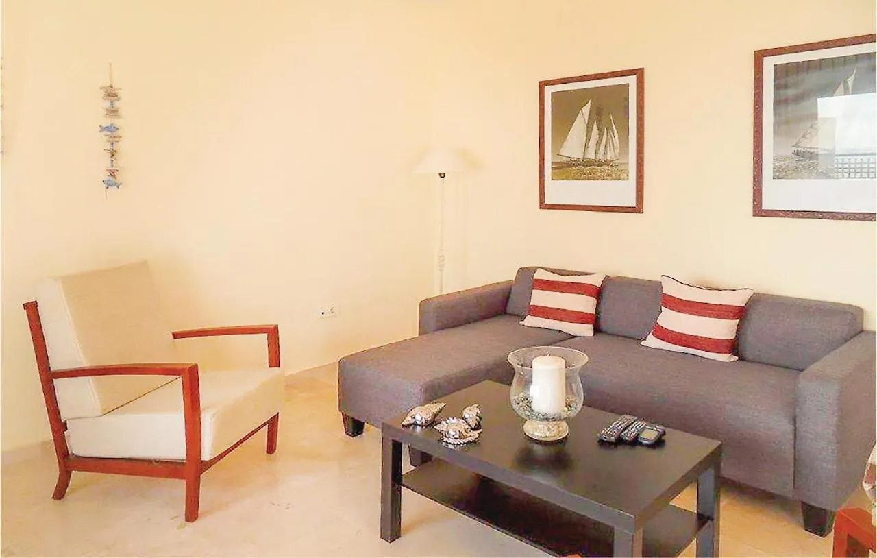 Nice Apartment In Lnea De La Concepcin With 3 Bedrooms, Wifi And Outdoor Swimming Pool 알카이데사